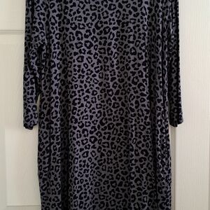 Time and Tru Black and Gray Dolman Sleeve Sweater Dress